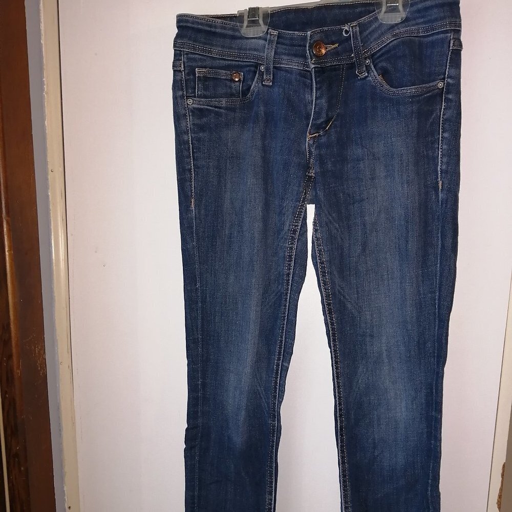H&M super skinny jeans very low rise size 25
